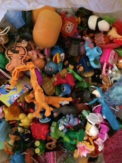 Игрушки из киндер сюрпризов