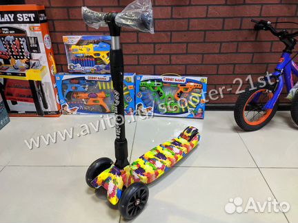 Самокат трёхколёсный