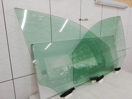 Боковое стекло Mercedes w166