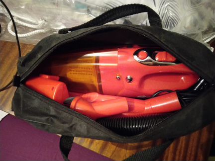 Автомобильный пылесос