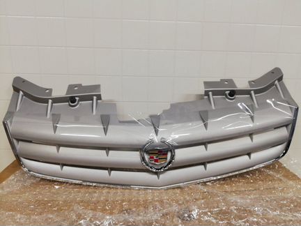 Решетка радиатора передняя верхняя Cadillac Sts