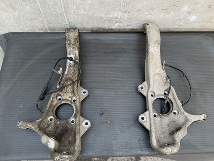 Кулак передний BMW X5 E70 F15 X6 E71 F16