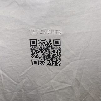 Футболка белая Vetements QR Code