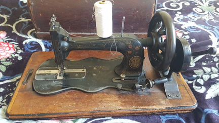 Швейная машина Singer