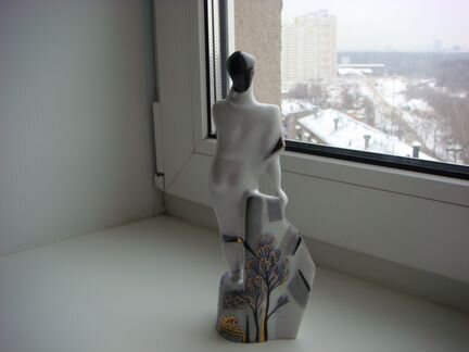 Фарфоровая статуэтка Белая ночь Э. Еропкина 2009 г