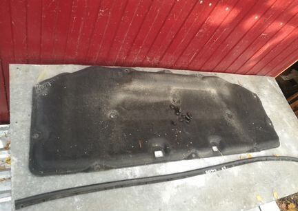 Nissan Patrol Y62 утеплитель капота уплотнитель