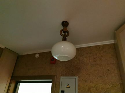 Люстра из дерева