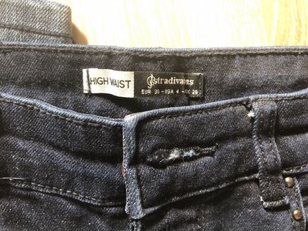 Джинсы Stradivarius