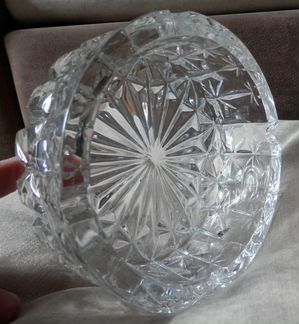 Новая красивая пепельница или вазочка