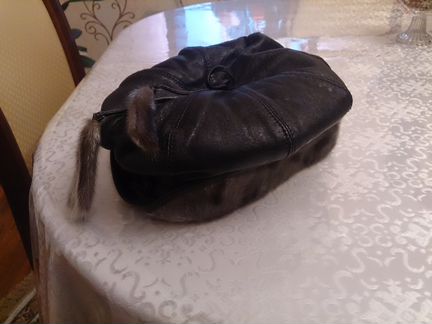 Кожаная шапка