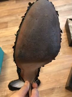 Туфли на высокой шпильке