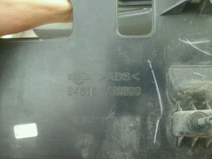 Продаю рамку номерного знака 84810-AU360