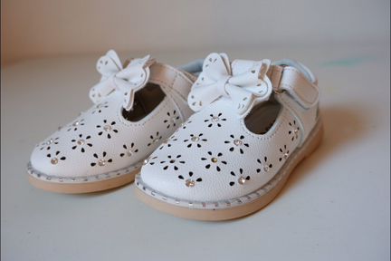 Босоножки нарядные