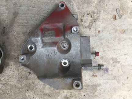 Кронштейн кондиционера AZM 06В260885D VW Passat B5