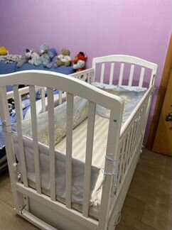 Детская кровать с маятником б/у