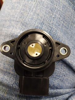 Датчик положения дроссельной заслонки Suzuki