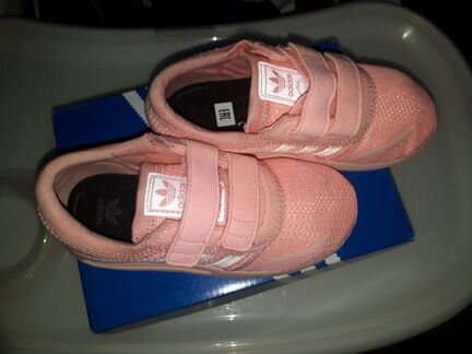 Кроссовки adidas