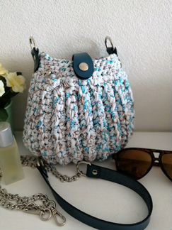 Сумка ракушка с кожаной фурнитурой