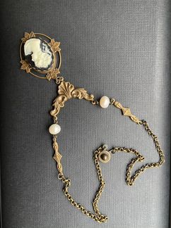 Цепочка с камеей