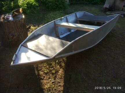 Лодка алюминиевая