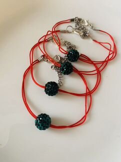 Браслет шамбала, цвет зеленый, красная нить