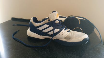 Кроссовки Adidas 38