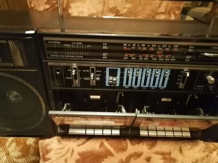 Магнитофон Sanyo