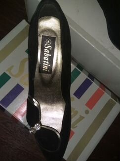 Продам черные замшевые туфли