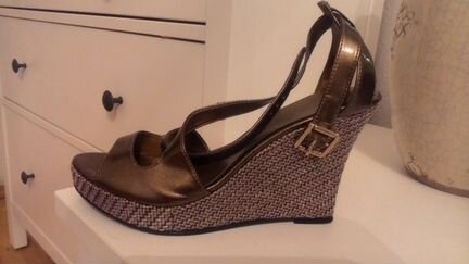 Босоножки Charles & Keith