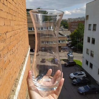 Корзина с тремя вазами