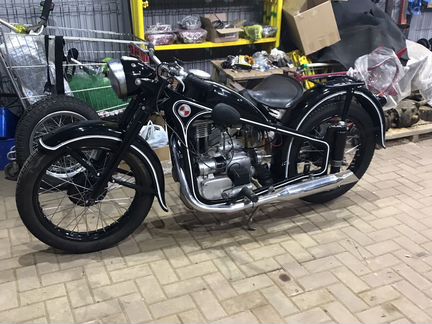 Мотоцикл BMW R 35 1951 года