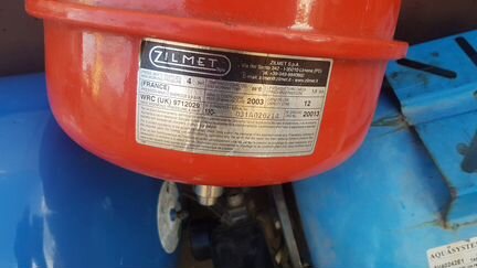 Б/У расширительный бак системы водоснабжения