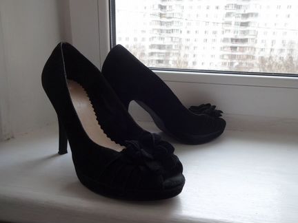 Праздничные чёрные туфли 38,5 размера
