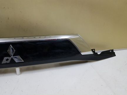 Накладка крышки багажника Mitsubishi Outlander 3