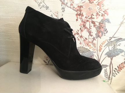 Замшевые ботильоны Hogan 39 р