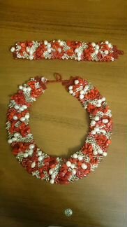 Колье и браслет (жемчуг, коралл, бисер)