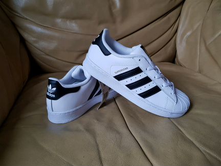 Кроссовки Adidas Superstar новые кожаные 33 р