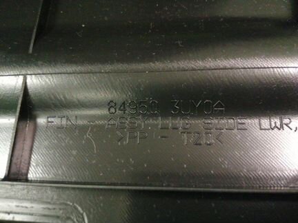 Обшивка багажника задняя правая нижняя Nissan