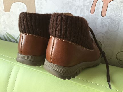 Новые кожаные ботинки