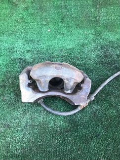 Тормозной суппорт передний правый Mitsubishi Asx