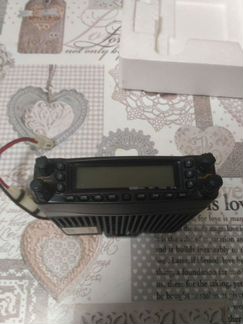 Продаю радиостанцию Yaesu FT-8800R