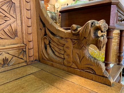 Скамья старинная с сундуком