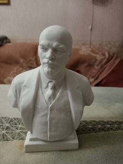 Статуэтка В.И. Ленина