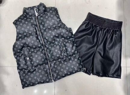 Тёплые жилетки Новинка