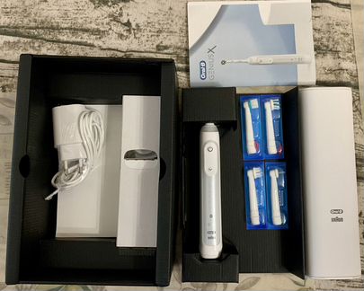 Электрическая зубная щетка oral-b genius x