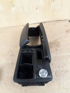 Подлокотник передний Mercedes C- Class W204