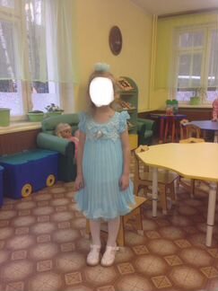 Много нарядных платьев 110