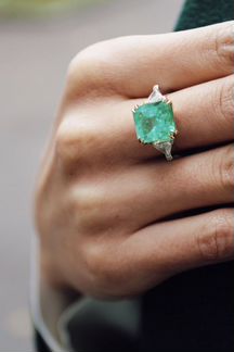 Кольцо с изумрудом