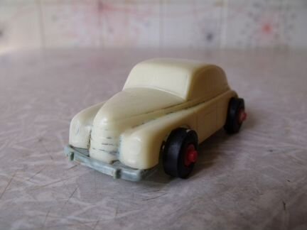Игрушка СССР - машинка Победа маленькая