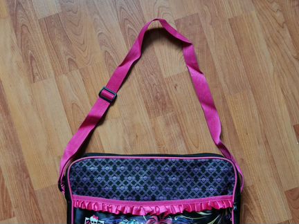 Новая Сумка Monster high с ремешком и доп. кармано